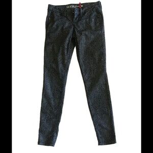 Guess Gray and Black Cheetah Skinnies, Size 25 🔴CLEARANCE🔴